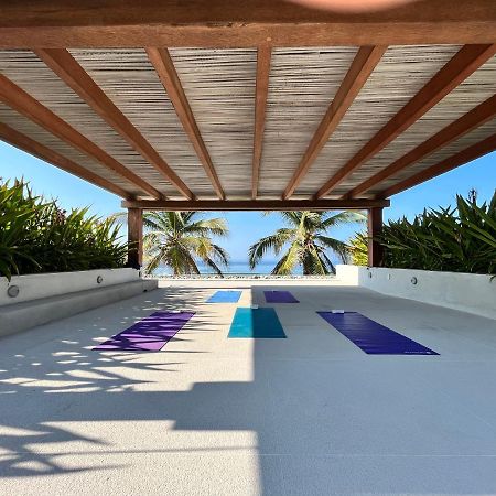 Marea Beachfront Villas Zihuatanejo Exterior photo
