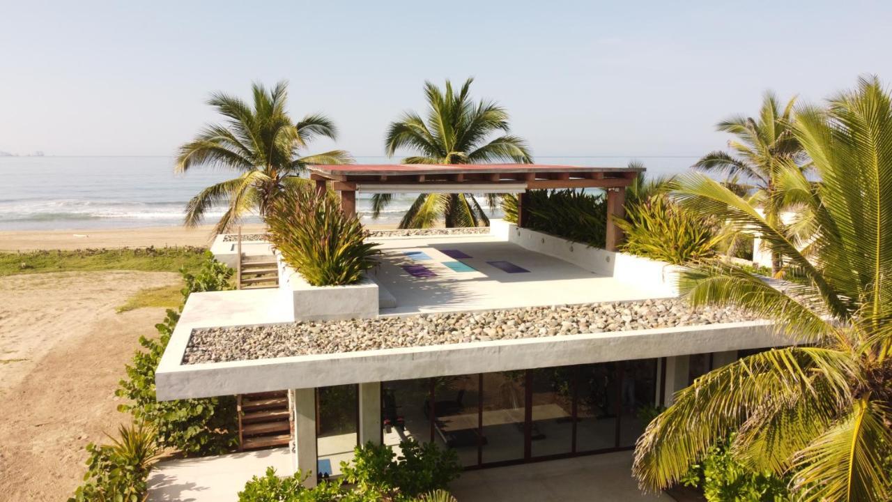 Marea Beachfront Villas Zihuatanejo Exterior photo