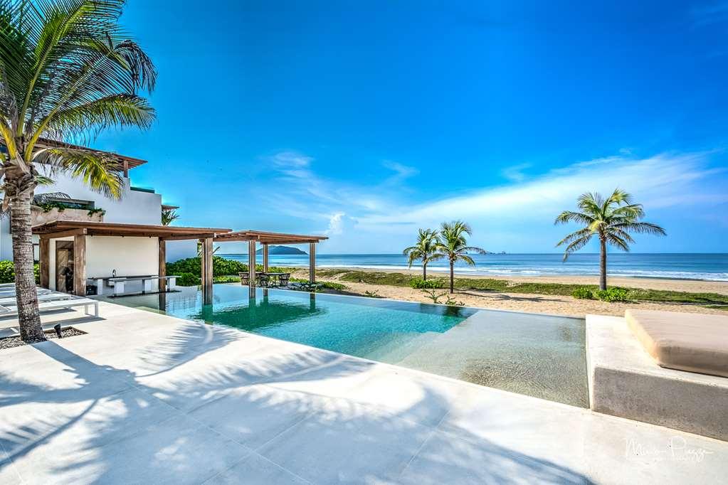 Marea Beachfront Villas Zihuatanejo Facilities photo