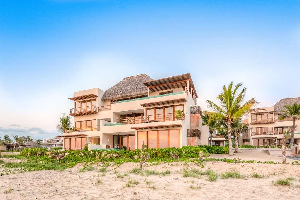Marea Beachfront Villas Zihuatanejo Exterior photo