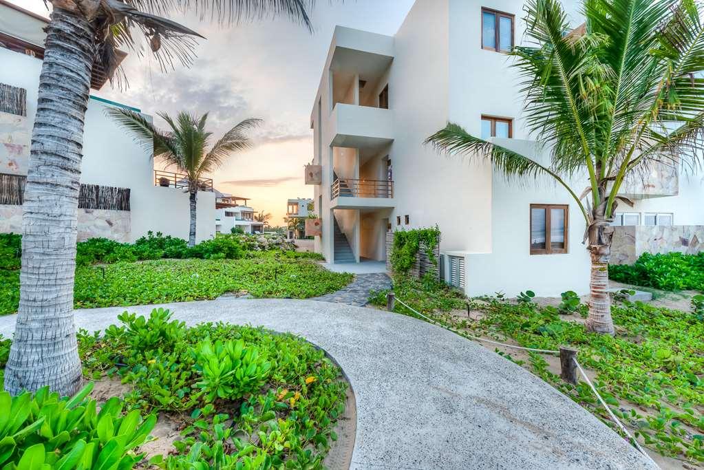 Marea Beachfront Villas Zihuatanejo Exterior photo