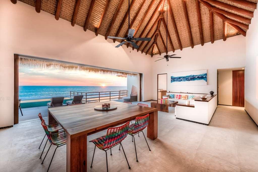 Marea Beachfront Villas Zihuatanejo Room photo