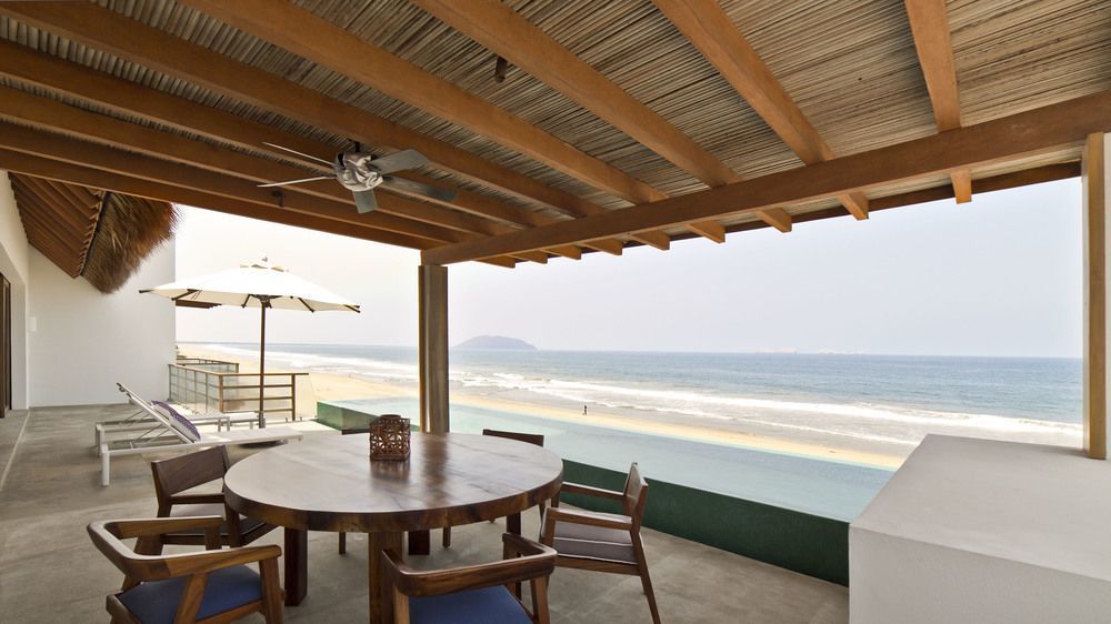 Marea Beachfront Villas Zihuatanejo Exterior photo