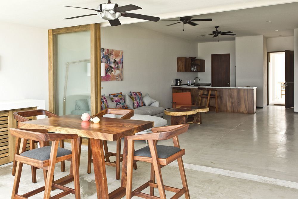 Marea Beachfront Villas Zihuatanejo Exterior photo