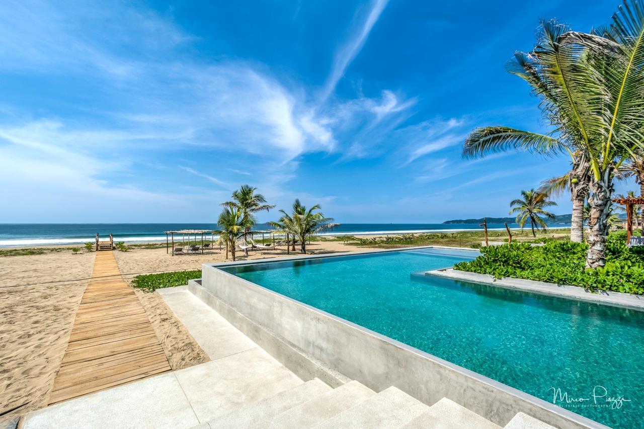 Marea Beachfront Villas Zihuatanejo Exterior photo