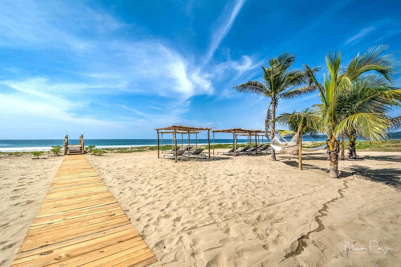 Marea Beachfront Villas Zihuatanejo Exterior photo