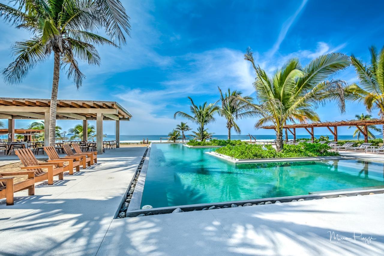 Marea Beachfront Villas Zihuatanejo Exterior photo