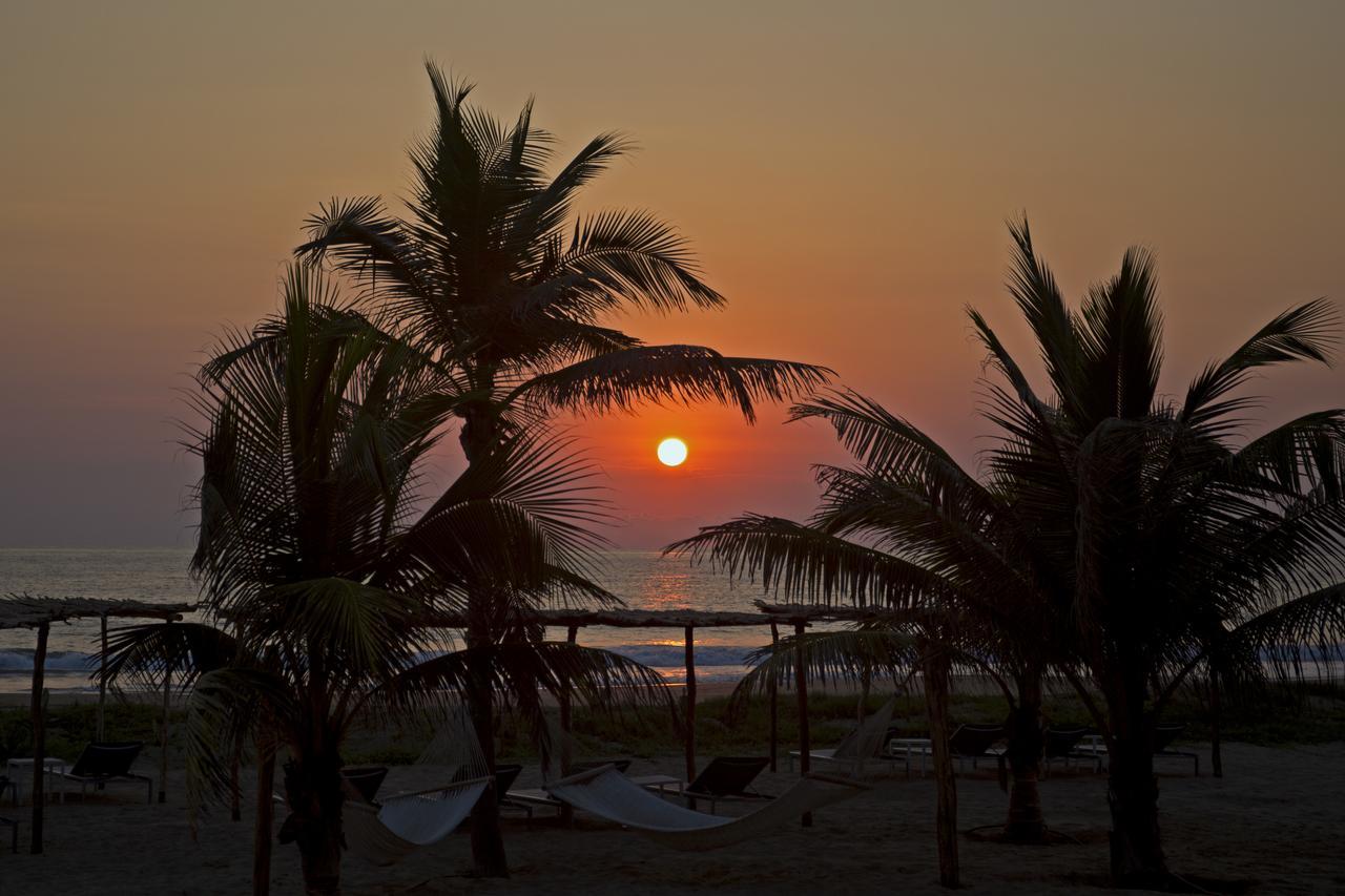 Marea Beachfront Villas Zihuatanejo Exterior photo