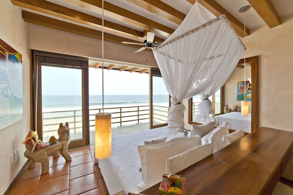 Marea Beachfront Villas Zihuatanejo Exterior photo